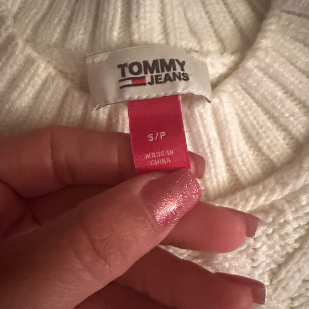 Tommy Hilfiger Cream Cable Knit Turtleneck Sweater - Picture 2 of 11